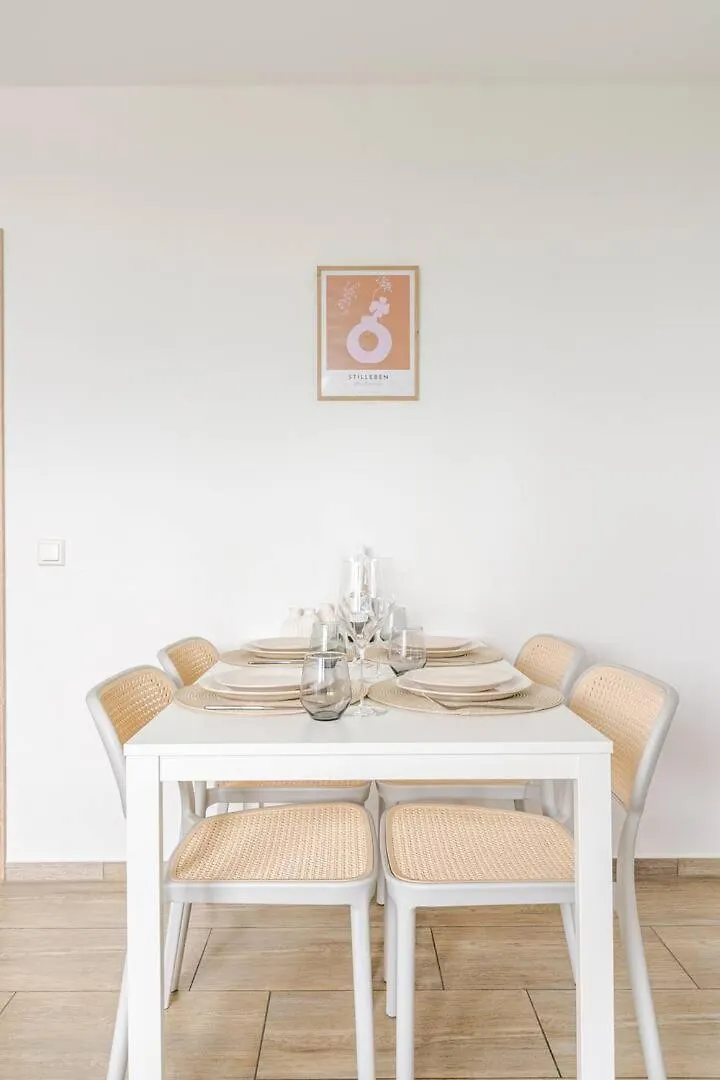 Schoenes Apartment Mit Parkplatz & 24H Checkin 2 Kolín nad Rýnem 0*,  Německo